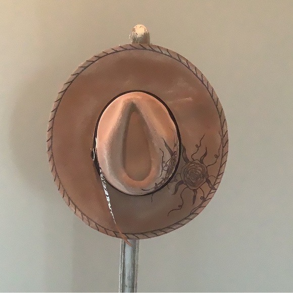 Burned felt hat - Picture 2 of 4